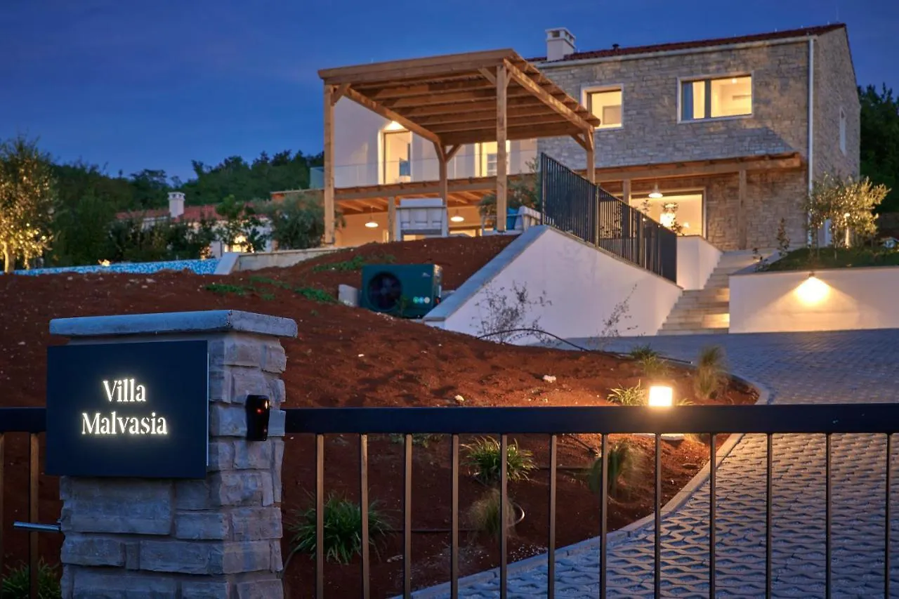 Motovun Villas 0*,